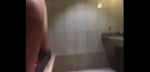 trendsSaw this gorgeous Latina walking at the mall had to fuck her in the bathroom! La Paisa public bathroom facial